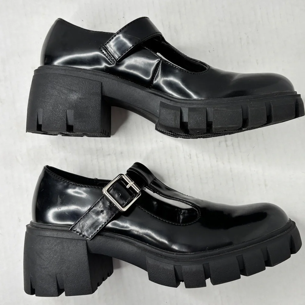 Madden Girl Maddie T-Strappy Platform Shoes MaryJanes Size 5.5 Chunky Round Toe